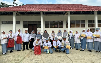 Peringatan Maulid Nabi SAW di MAN Kutai Barat dibuka dengan Parade Defile Tiap Kelas